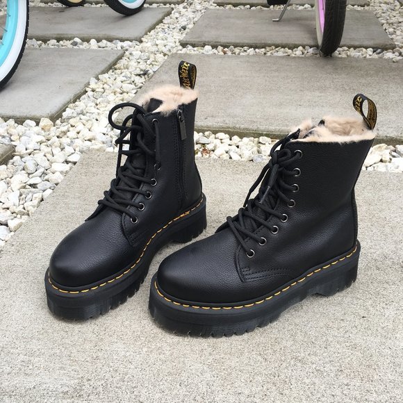 dr martens jadon fur lined chunky ankle boot in black